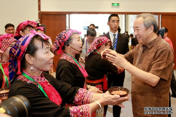 中华非遗织绣技艺文化旅游周在三亚唱响“非遗大戏”